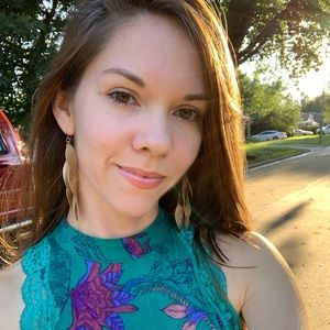 Meet your Posher, Alison